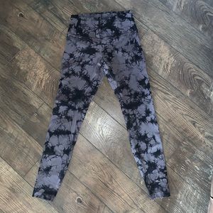 Lululemon wunder under size 6